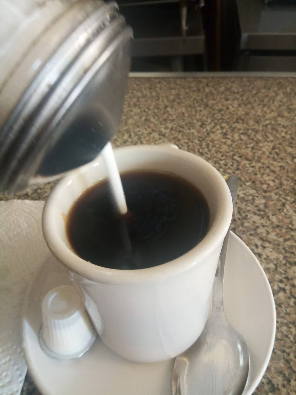 Simply Good Food | restaurant | 5741 Woodland Ave, Philadelphia, PA 19143, USA | 2157291622 OR +1 215-729-1622