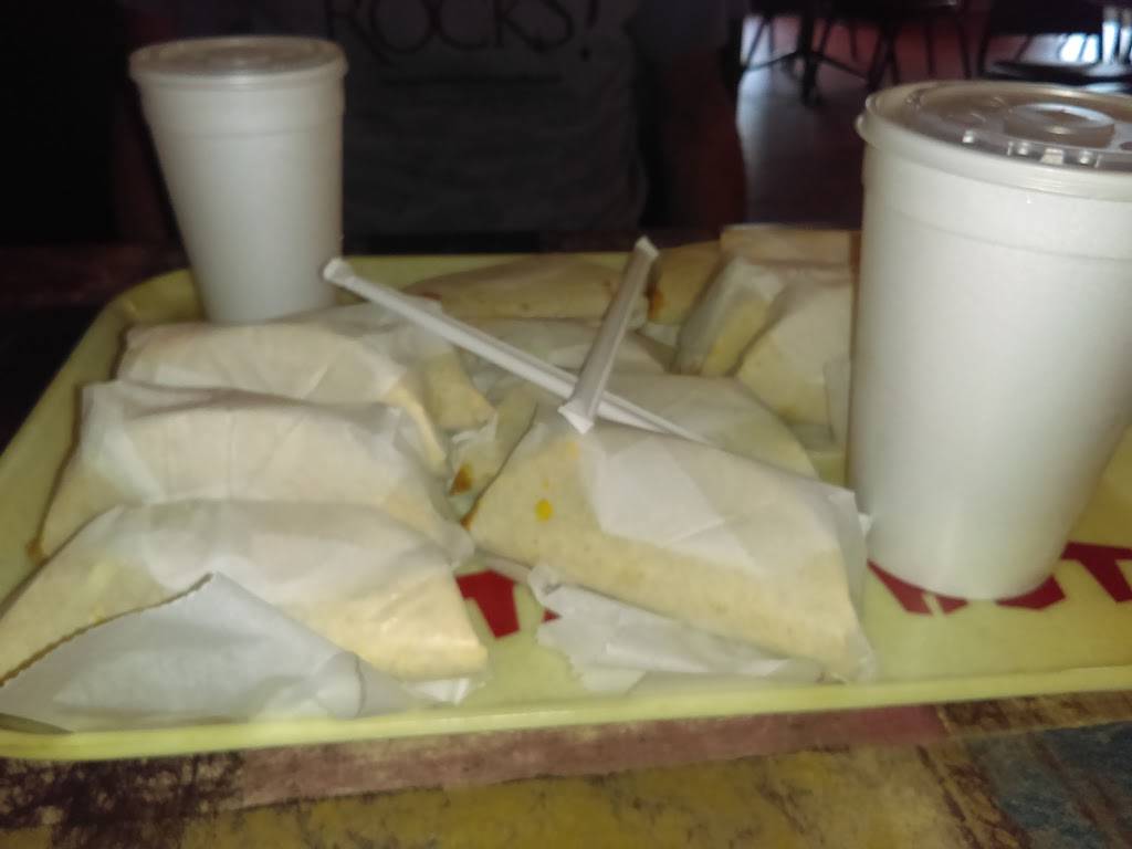 Taco Hut | restaurant | 600 E 30th Ave, Hutchinson, KS 67502, USA | 6206658541 OR +1 620-665-8541