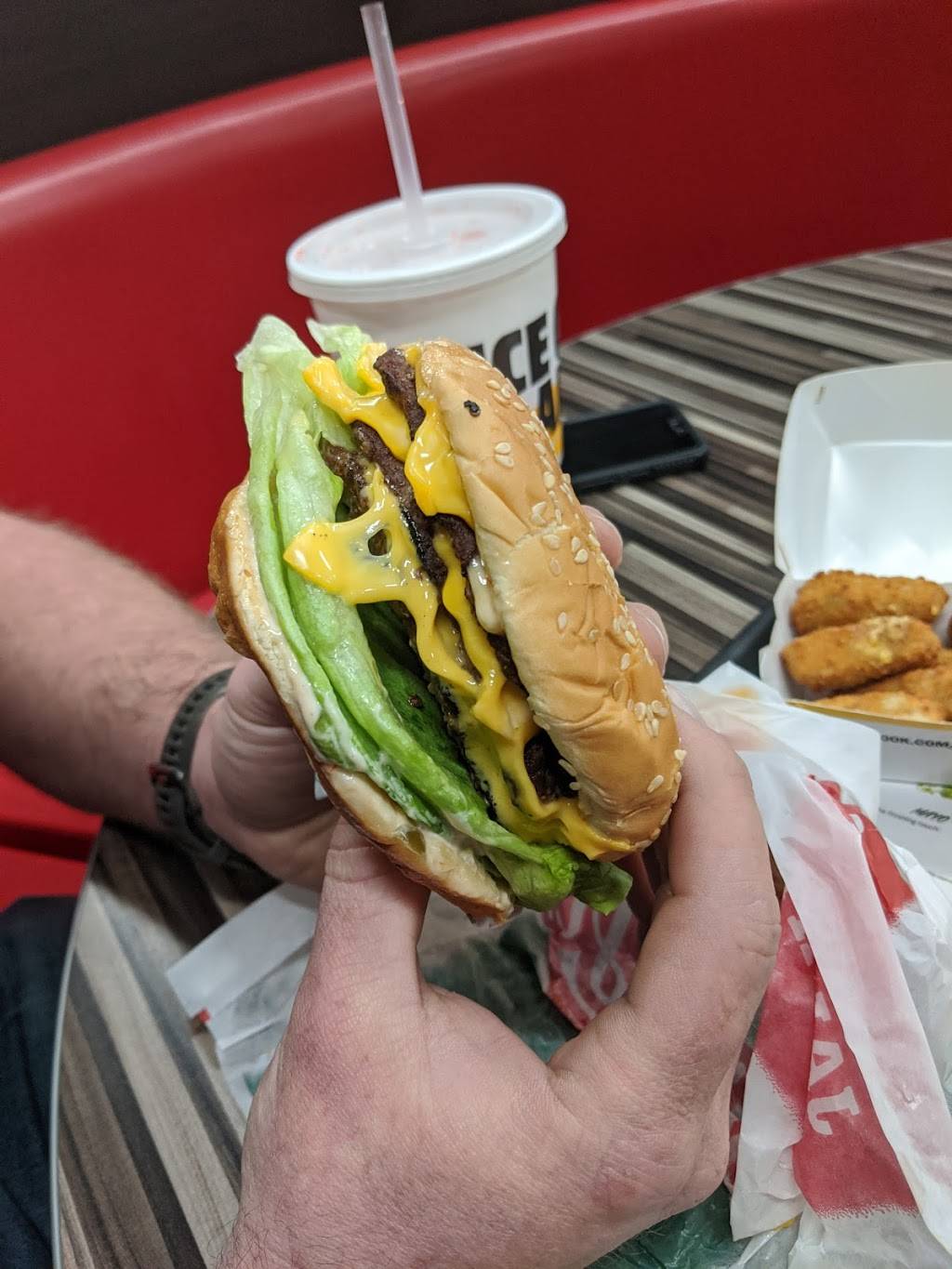 Carls Jr. | restaurant | 3000 Gateway St, Springfield, OR 97477, USA | 5417472275 OR +1 541-747-2275