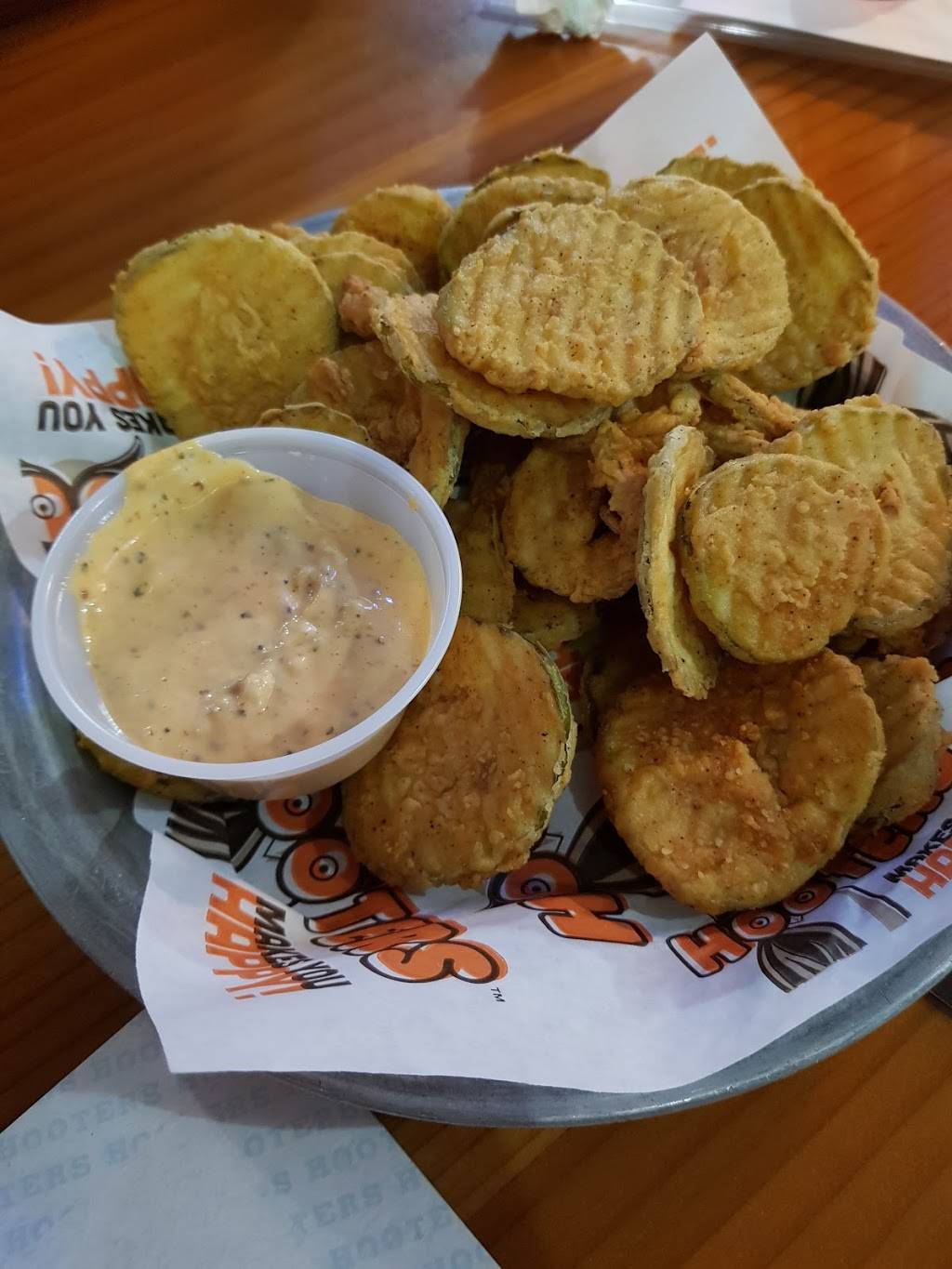 Hooters | restaurant | 4230 Byrd Dr, Loveland, CO 80538, USA | 9706674668 OR +1 970-667-4668