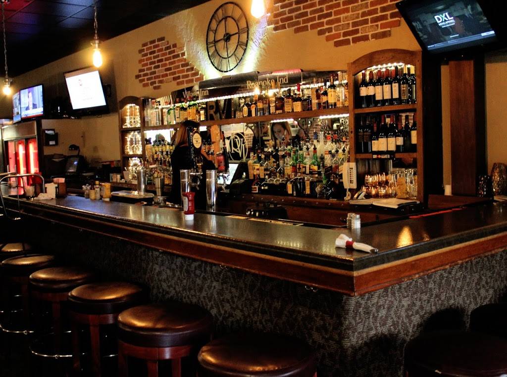 Roanoke Village Inn | restaurant | 190 N Main St, Roanoke, IN 46783, USA | 2606723707 OR +1 260-672-3707