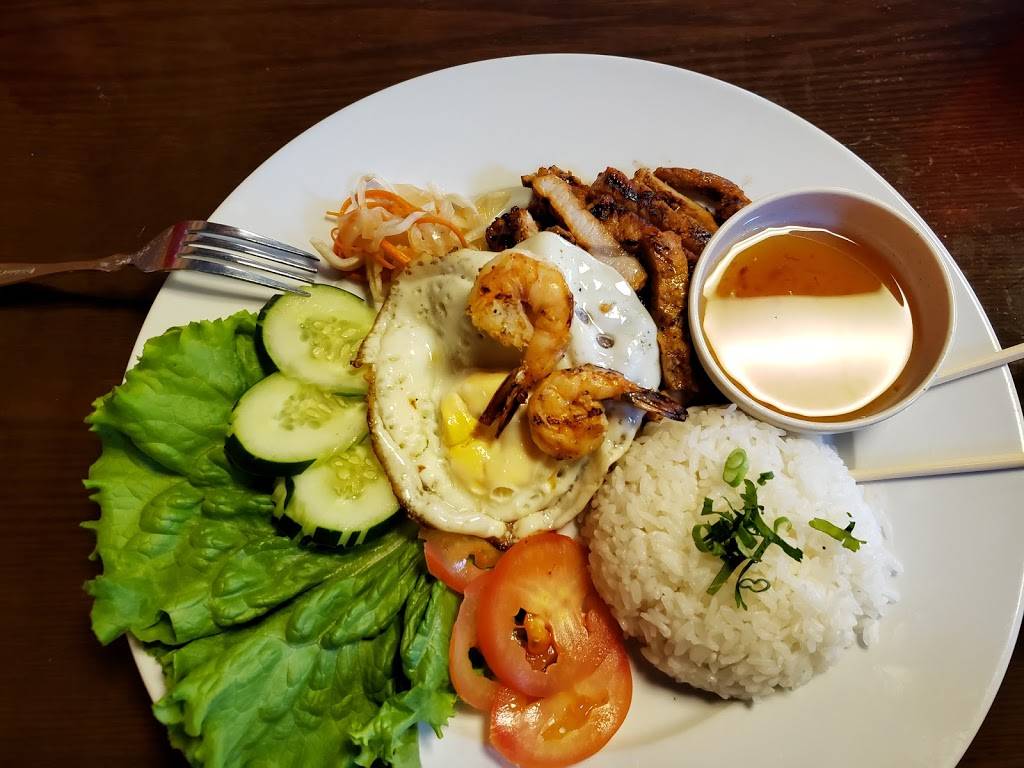 Hais Sushi & Pho | restaurant | 2617 8th Ave S #112, Nashville, TN 37204, USA | 6157605800 OR +1 615-760-5800