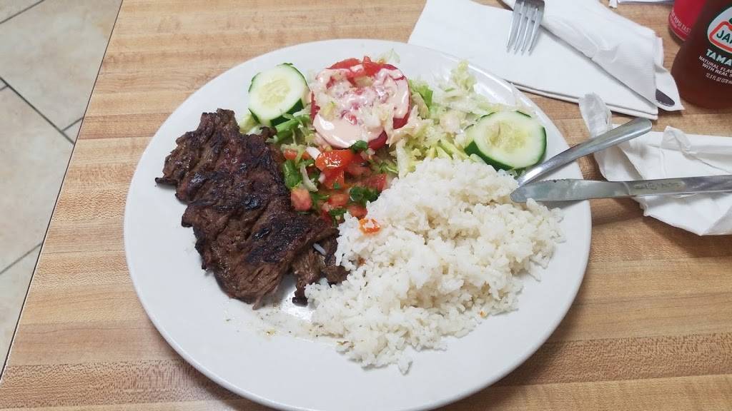 Restaurante Pupuseria El Guanaco | restaurant | 2001 10th Ave N #4, Lake Worth, FL 33461, USA | 5615850530 OR +1 561-585-0530