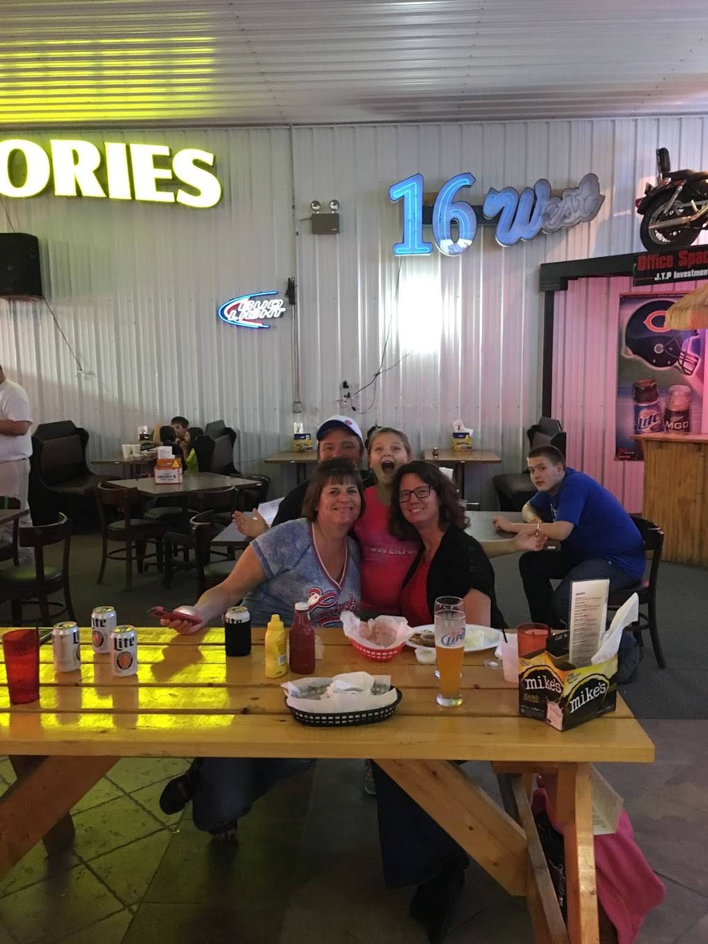 Twisted Tomato Pizzeria | restaurant | 2041 US-34 Unit A, Leland, IL 60531, USA | 8154952311 OR +1 815-495-2311