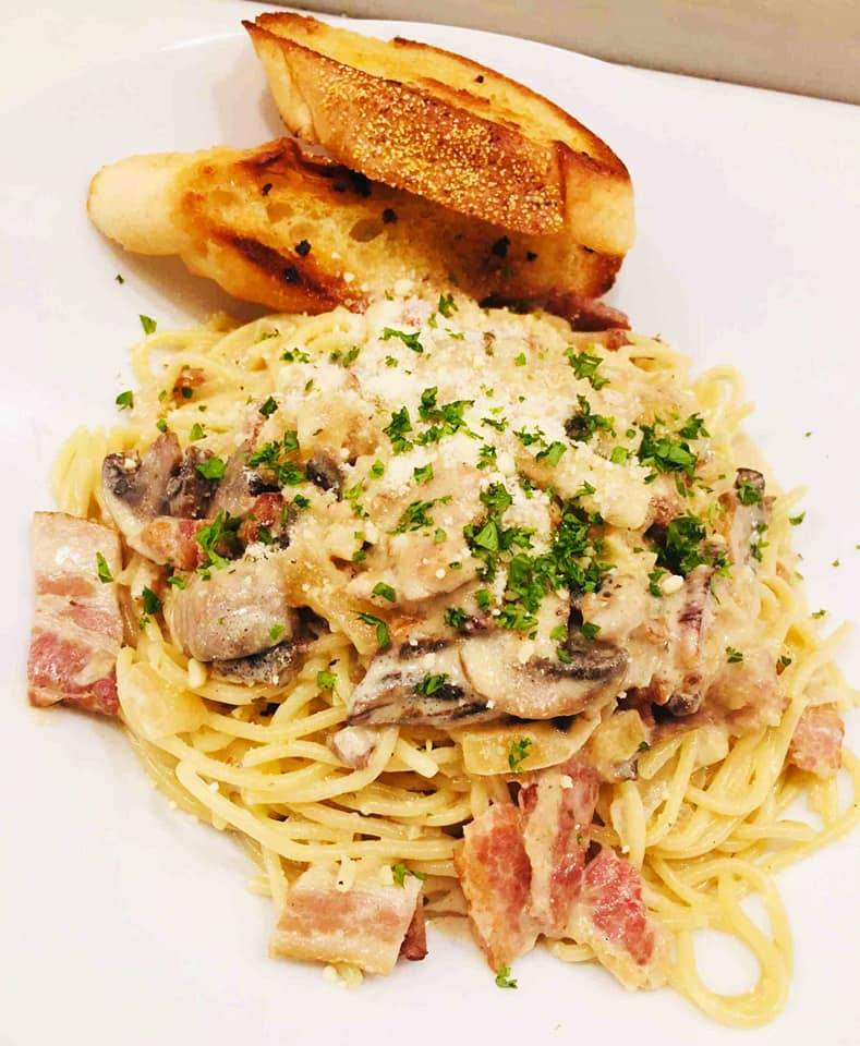 Carusos Family Resturaunt | restaurant | 35 Talbot St E, Cayuga, ON N0A 1E0, Canada | 2897367777 OR +1 289-736-7777