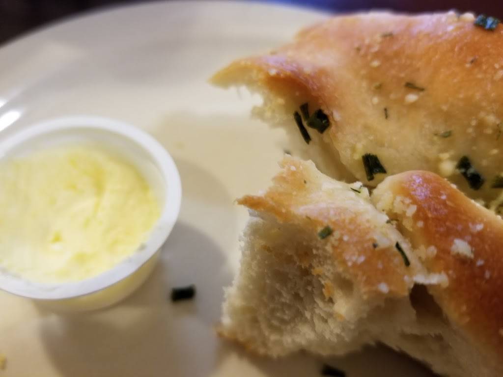 Paps Italian Grill | restaurant | 632 TX-16, Bandera, TX 78003, USA | 8307969400 OR +1 830-796-9400