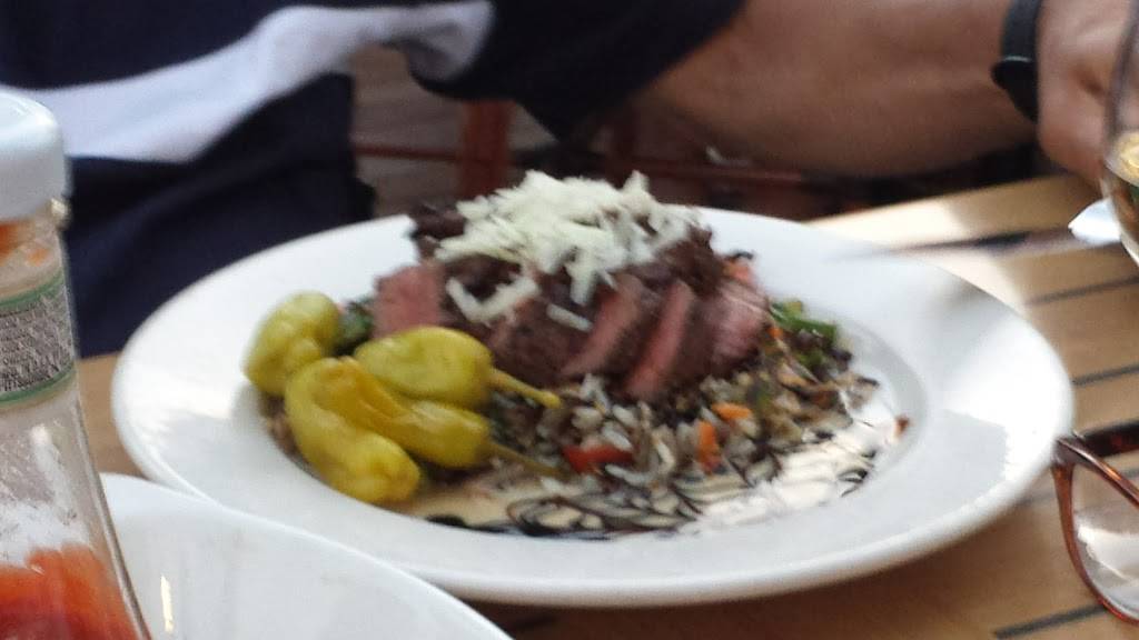 PORT Waterfont Bar & Grill | restaurant | 104 3rd St, Greenport, NY 11944, USA | 6313332501 OR +1 631-333-2501