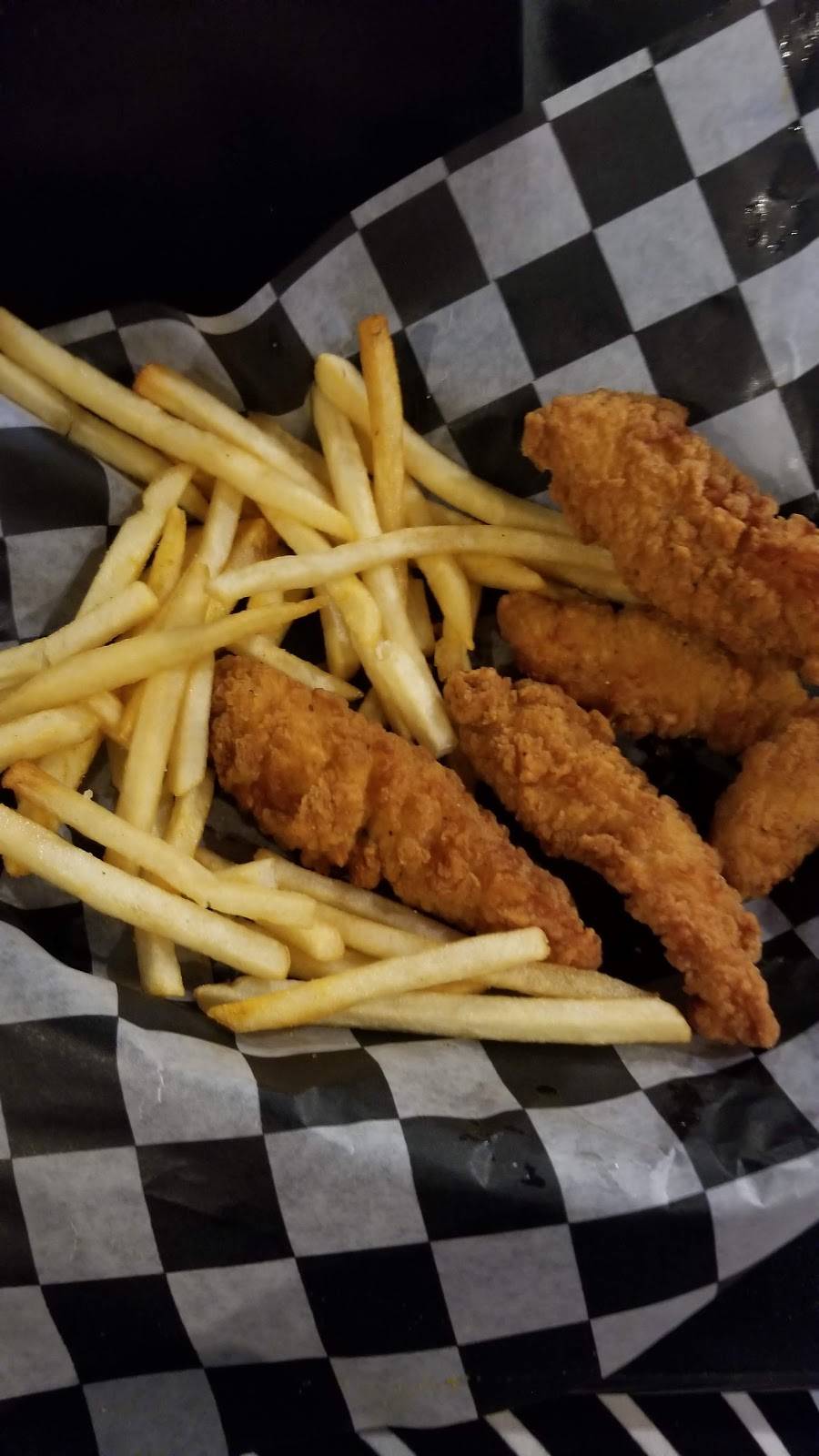 The Vault Bar & Grill | restaurant | 73 N Main St, Porterville, CA 93257, USA | 5597919370 OR +1 559-791-9370