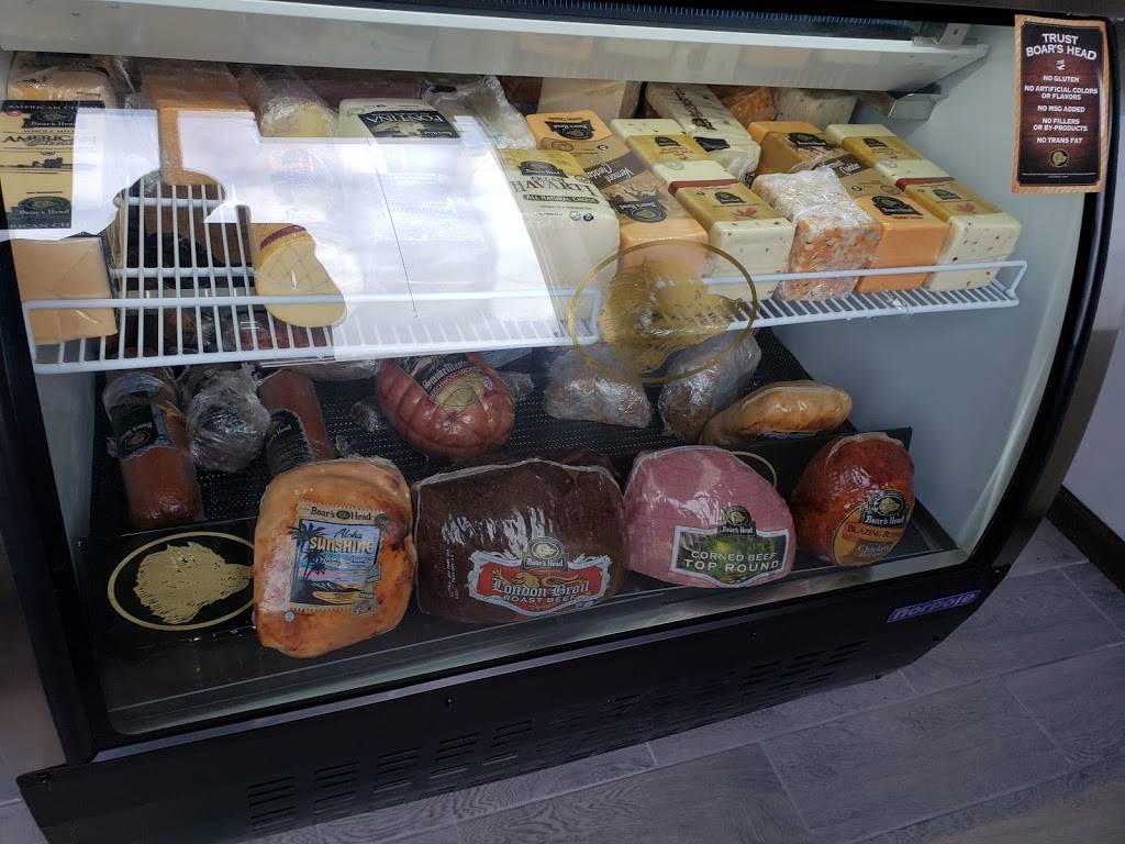 Lucky Bernies | restaurant | 3035 N Oak Grove Ave Ste 101, Waukegan, IL 60087, USA | 8476724722 OR +1 847-672-4722