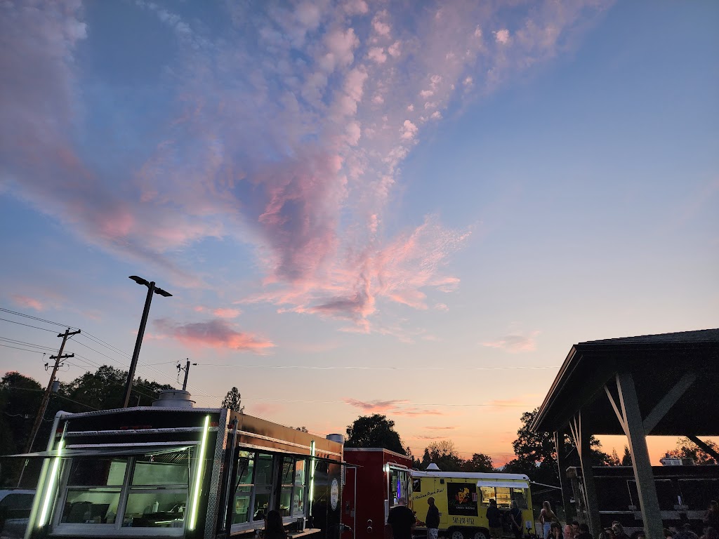 Area 61 Taphouse | restaurant | 3400 Merlin Rd, Grants Pass, OR 97526, USA | 5412958002 OR +1 541-295-8002