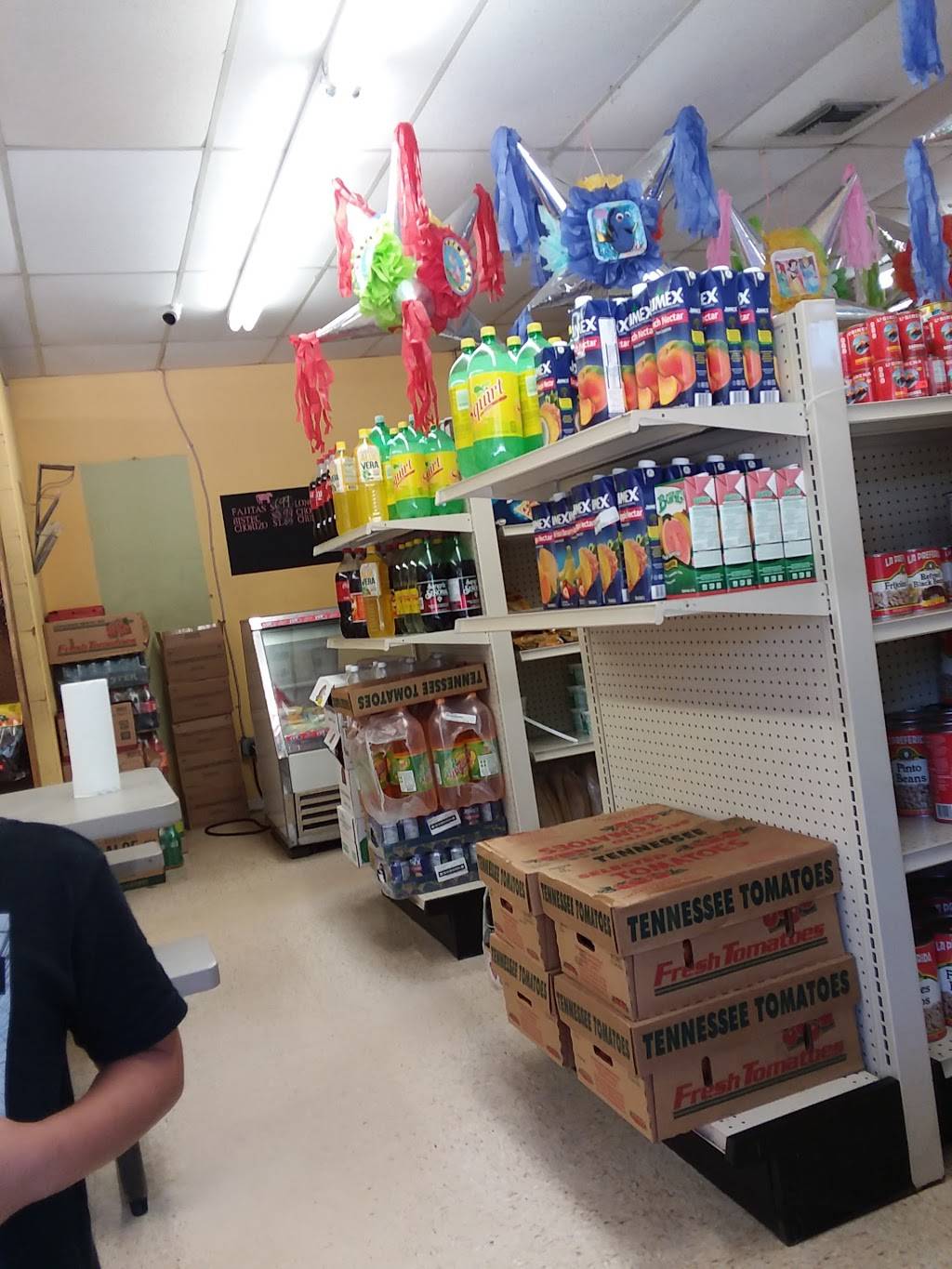 Tienda Mexicana Tres Hermanos | restaurant | 1690 14th Ave, Vero Beach, FL 32960, USA | 7729780673 OR +1 772-978-0673