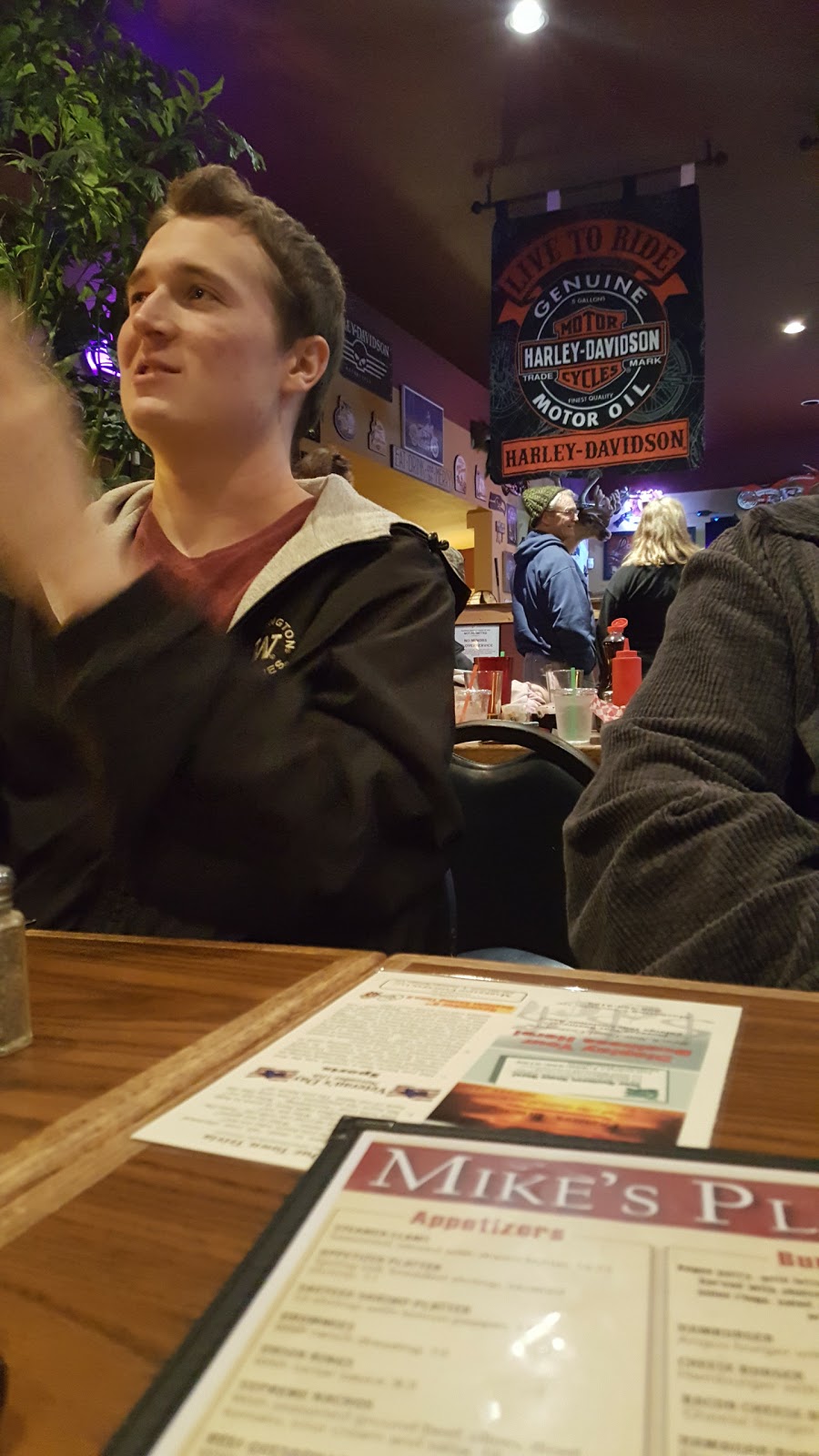 Mikes Place | restaurant | 7037 WA-262, Othello, WA 99344, USA | 5093461611 OR +1 509-346-1611