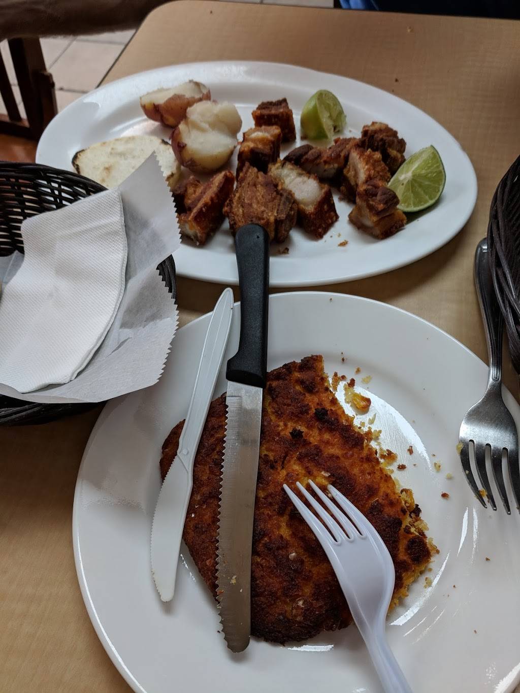 Cafe Algo Mas | restaurant | 9813 Astoria Blvd, Flushing, NY 11369, USA | 7182050450 OR +1 718-205-0450