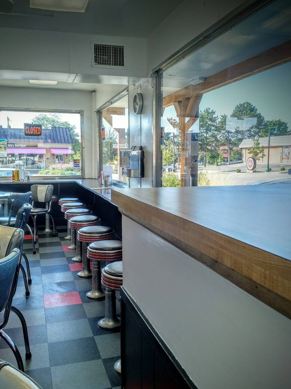 Town Topic Hamburgers Mission KS | restaurant | 6018 Johnson Dr, Mission, KS 66202, USA | 9133628830 OR +1 913-362-8830