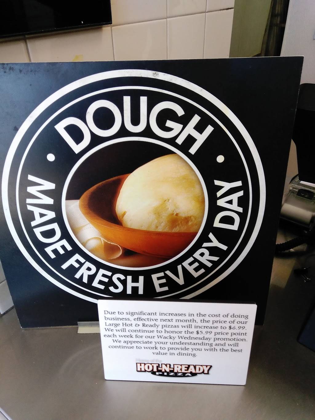 Little Caesars Pizza | meal takeaway | 6100 Mack Rd, Sacramento, CA 95823, USA | 9164284221 OR +1 916-428-4221