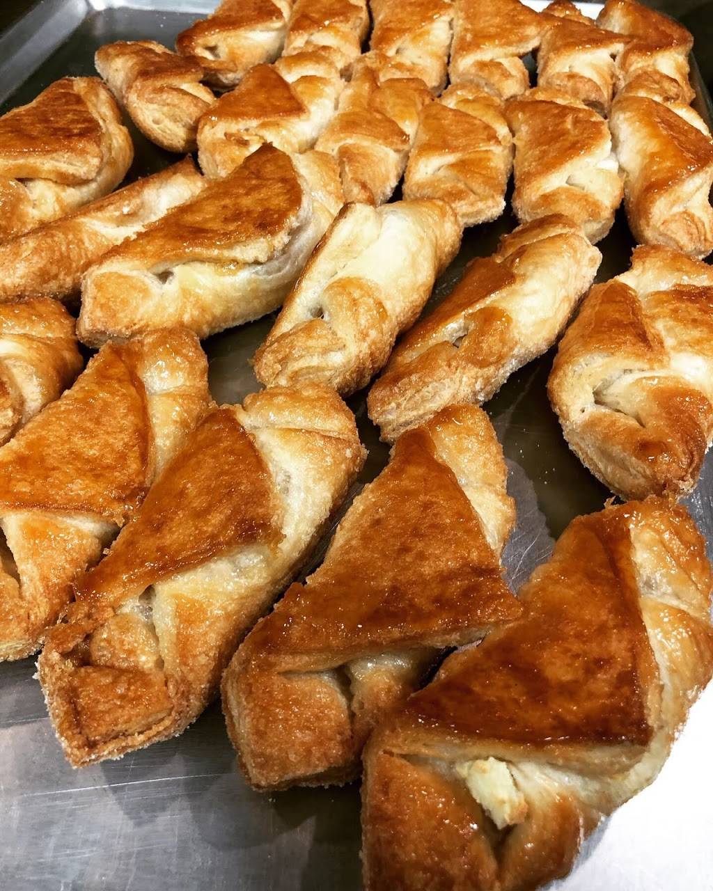 Legacy Cuban Bakery & Café | restaurant | 3660 Davie Rd, Davie, FL 33314, USA | 9545305403 OR +1 954-530-5403