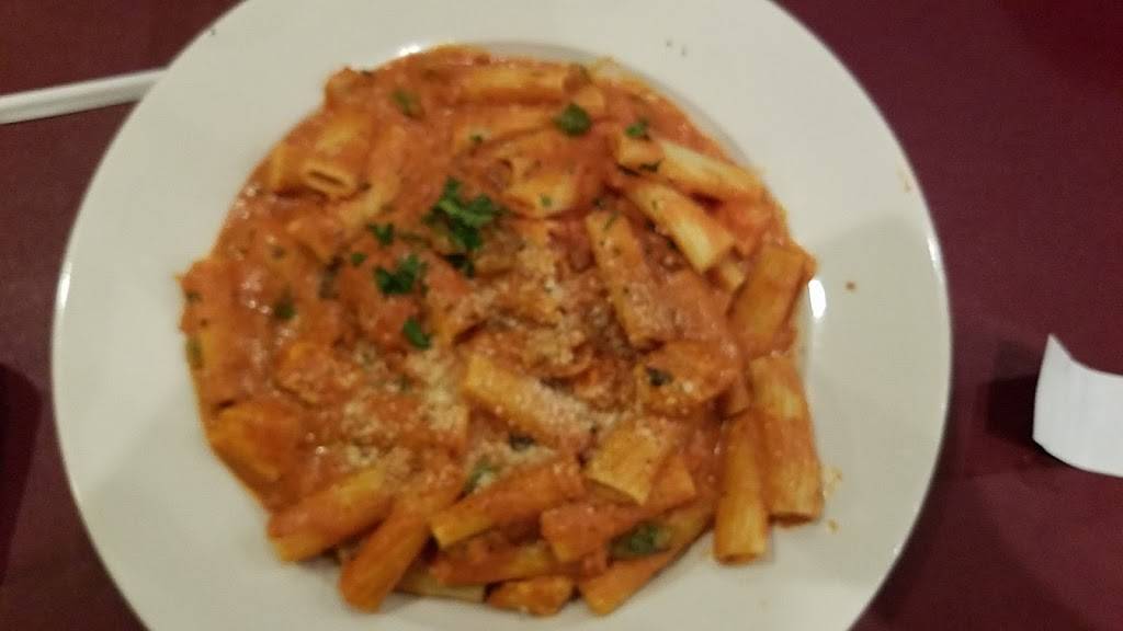 Magros (VJs) Restaurant | restaurant | 169 Utica St, Hamilton, NY 13346, USA | 3158240303 OR +1 315-824-0303