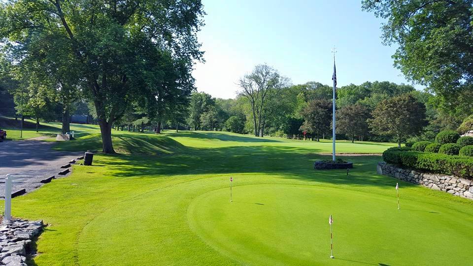 The Pub on 1 | restaurant | 1 Overlook Cir, North Providence, RI 02904, USA | 4018656348 OR +1 401-865-6348