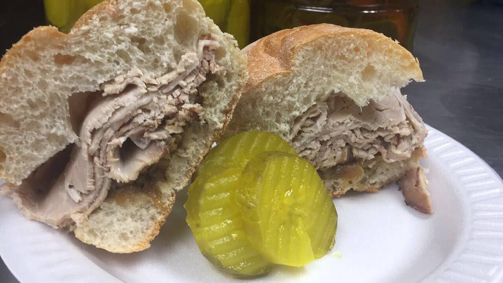 Nineteenth Hole Restaurant | restaurant | 650 Brooklawn Ave, Bridgeport, CT 06604, USA | 2033335752 OR +1 203-333-5752