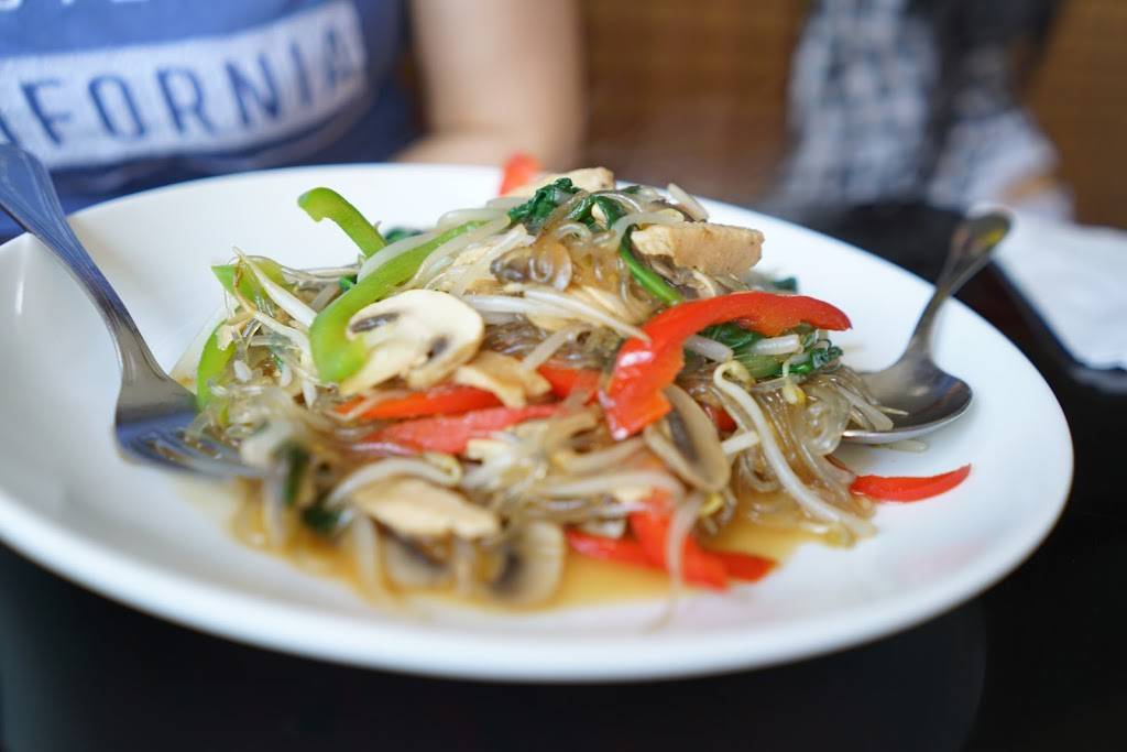 Zhus Garden | restaurant | 166 Massachusetts Ave, Arlington, MA 02474, USA | 7816467600 OR +1 781-646-7600