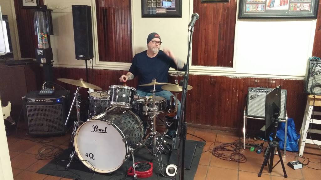 Trax Bar & Grill | restaurant | 485 Horton St E, London, ON N6B 1M4, Canada | 5198503315 OR +1 519-850-3315