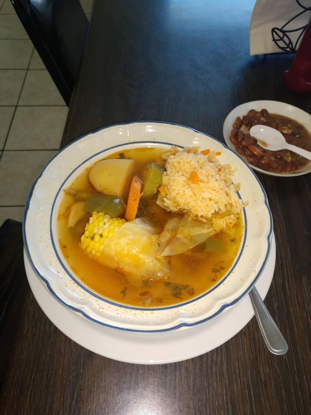 La Paloma | restaurant | 308 Red Boiling Springs Rd, Lafayette, TN 37083, USA | 6156662315 OR +1 615-666-2315