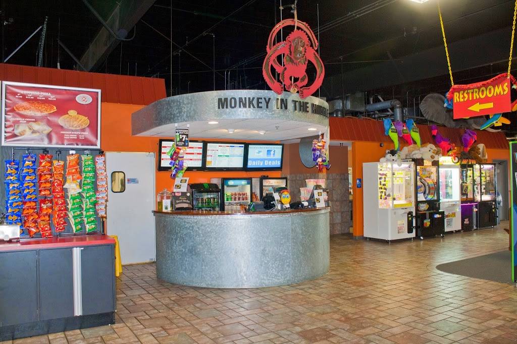 Monkey In the Middle Pizza @ Action City | restaurant | 2402 Lorch Ave, Eau Claire, WI 54701, USA | 8006849978 OR +1 800-684-9978