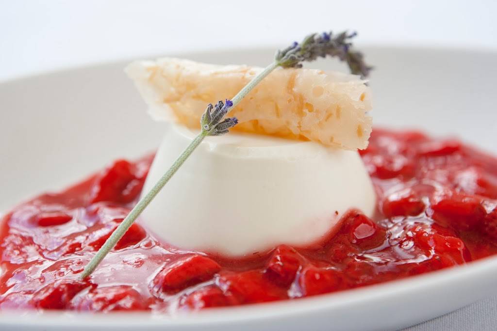 Aromas Restaurant & Café | cafe | Culinary Arts, 15880 Dam Rd Ext Building 200, Clearlake, CA 95422, USA | 7079957900 OR +1 707-995-7900