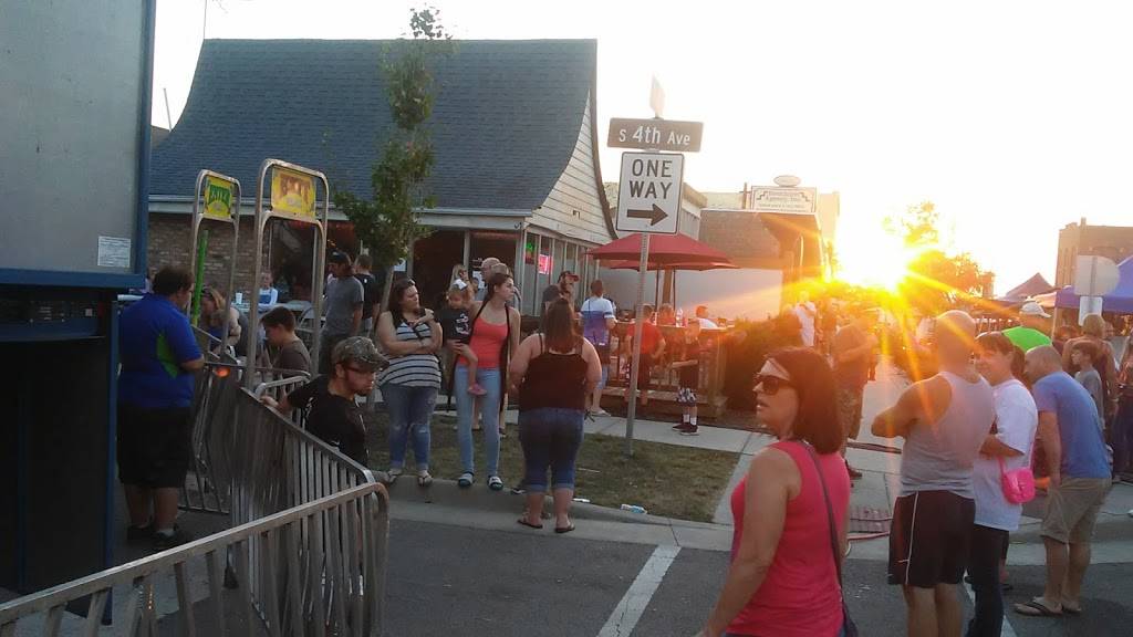 Wild Card Pizza | restaurant | 403 Main St, Beech Grove, IN 46107, USA | 3177875225 OR +1 317-787-5225