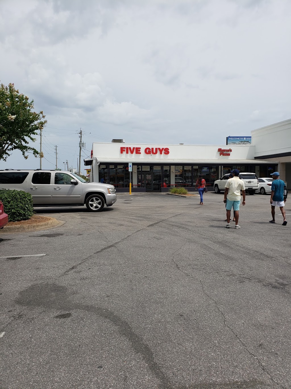 Five Guys | meal takeaway | 17 Poinciana Blvd, Miramar Beach, FL 32550, USA | 8504243471 OR +1 850-424-3471
