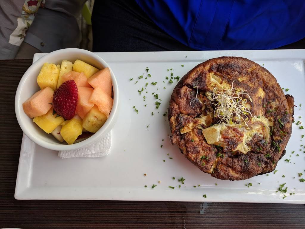 Cesars Bistro | restaurant | 6240 E Pacific Coast Hwy, Long Beach, CA 90803, USA | 5624941000 OR +1 562-494-1000