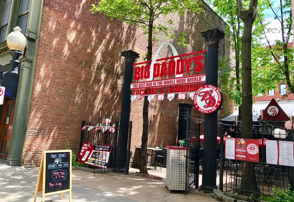 Big Daddys on The Landing | restaurant | 118 Morgan St, St. Louis, MO 63102, USA | 3146216700 OR +1 314-621-6700