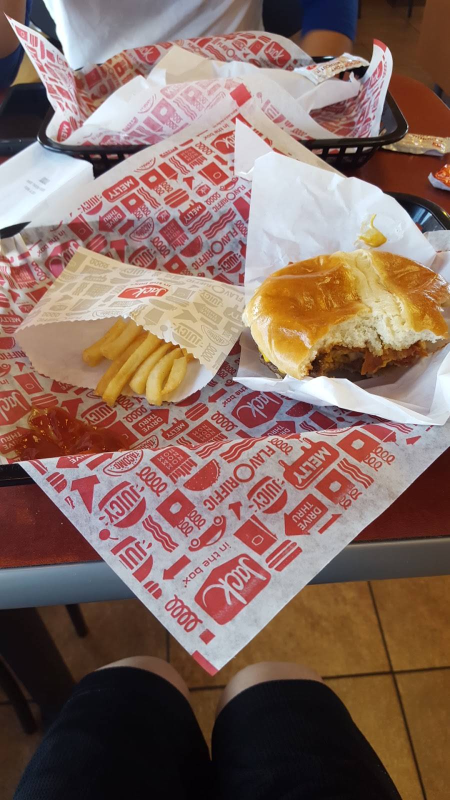 Jack in the Box | restaurant | 2365 E Windmill Ln, Las Vegas, NV 89123, USA | 7028966633 OR +1 702-896-6633