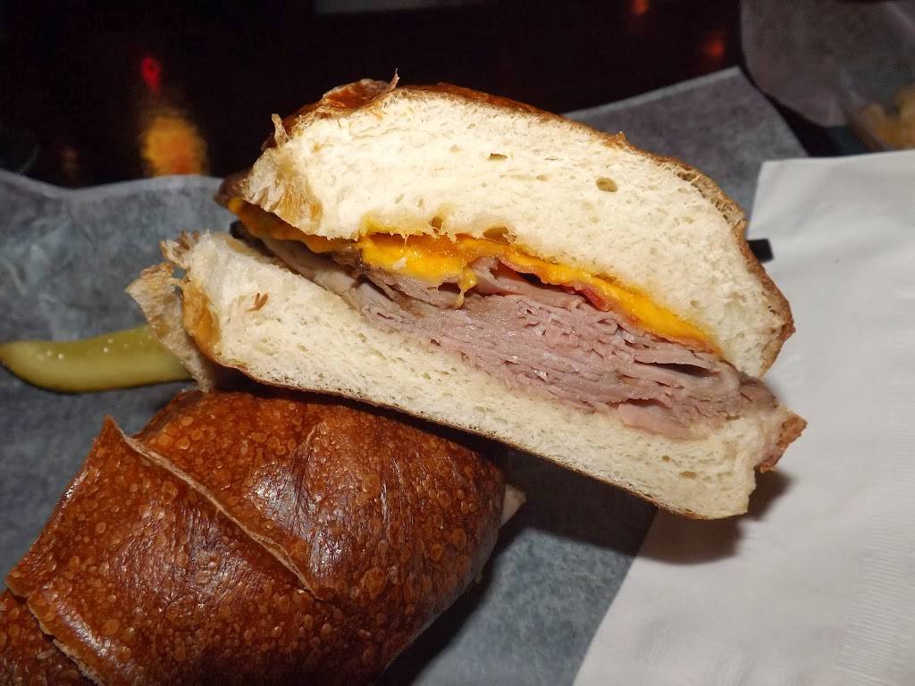 Nolans Irish Pub | restaurant | 204 W Cocoa Beach Causeway, Cocoa Beach, FL 32931, USA | 3217838499 OR +1 321-783-8499