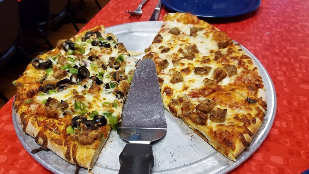 Spinners Pizza | restaurant | 2125 McComb Rd Suite 110, Stoughton, WI 53589, USA | 6082056438 OR +1 608-205-6438
