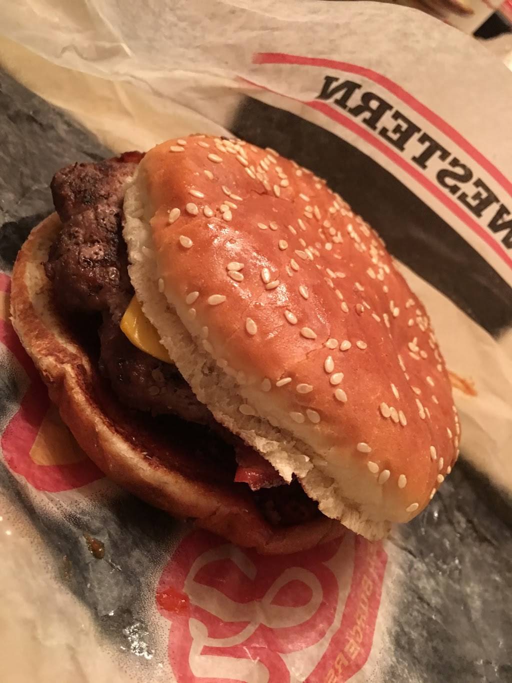 Carls Jr. | restaurant | 1334 S Riverside Ave, Rialto, CA 92376, USA | 9095620113 OR +1 909-562-0113