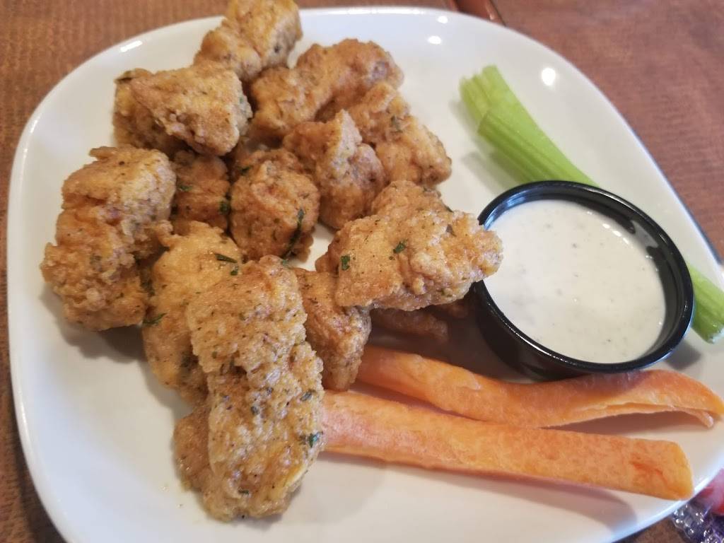 Bostons Restaurant & Sports Bar | restaurant | 3911 Venetian Dr, Newburgh, IN 47630, USA | 8128533400 OR +1 812-853-3400