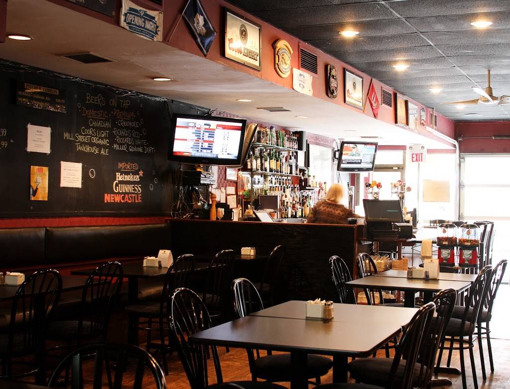 Mackenzies High Park | restaurant | 1982 Bloor St W, Toronto, ON M6P 3K9, Canada | 4167677246 OR +1 416-767-7246