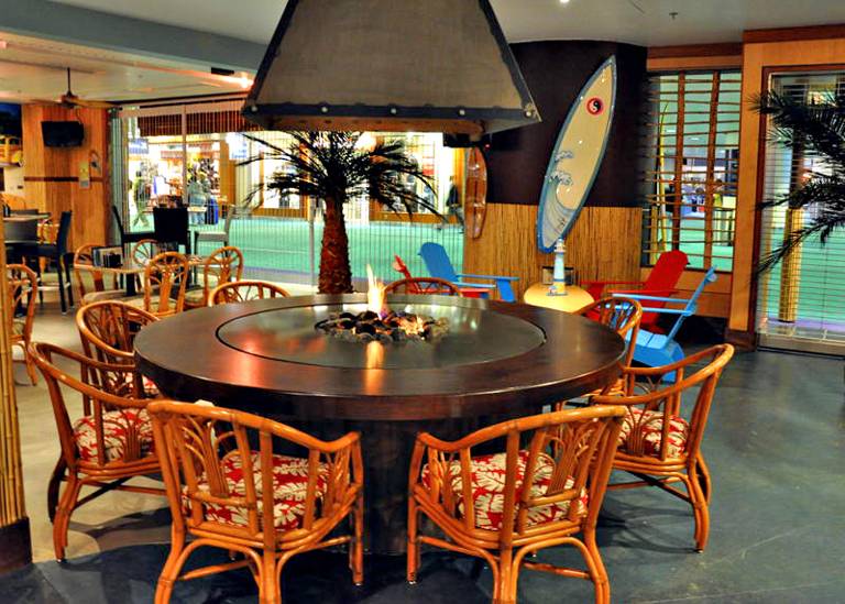 Beaches Restaurant & Bar | restaurant | Portland International Airport (PDX), 7000 NE Airport Way, Portland, OR 97218, USA | 5033358385 OR +1 503-335-8385