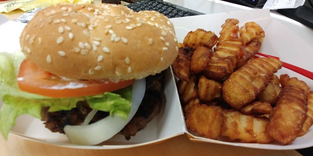 Nathans Famous | restaurant | 3710 Route 9 #2214, Freehold, NJ 07728, USA | 7324318550 OR +1 732-431-8550