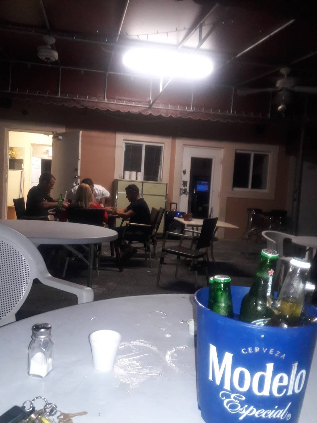 La Tinajita | restaurant | 1536 E 4th Ave, Hialeah, FL 33010, USA | 3058882323 OR +1 305-888-2323