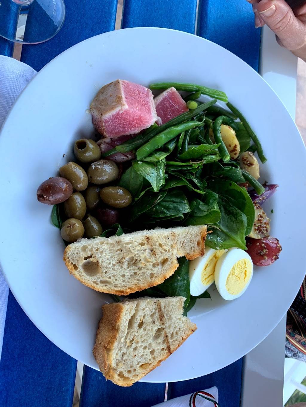 Tides Beachside Bar & Grill | restaurant | 82100 Overseas Hwy, Islamorada, FL 33036, USA | 3053073732 OR +1 305-307-3732