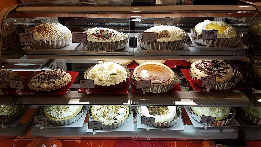 Village Inn | bakery | 2525 S 180th St, Omaha, NE 68130, USA | 4023330434 OR +1 402-333-0434