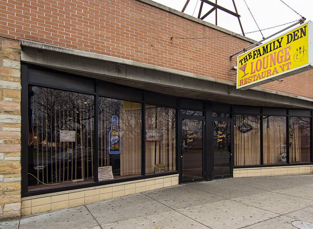 Family Den | restaurant | 8942 S Stony Island Ave, Chicago, IL 60617, USA | 7737348545 OR +1 773-734-8545