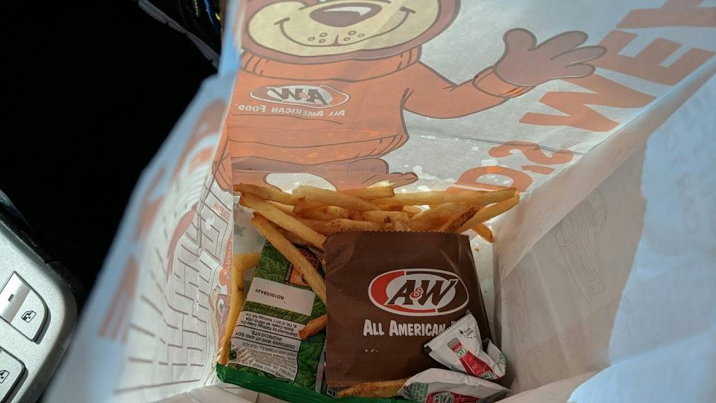 A&W Restaurant | restaurant | 4919 W Saginaw Hwy, Lansing, MI 48917, USA | 5173236818 OR +1 517-323-6818
