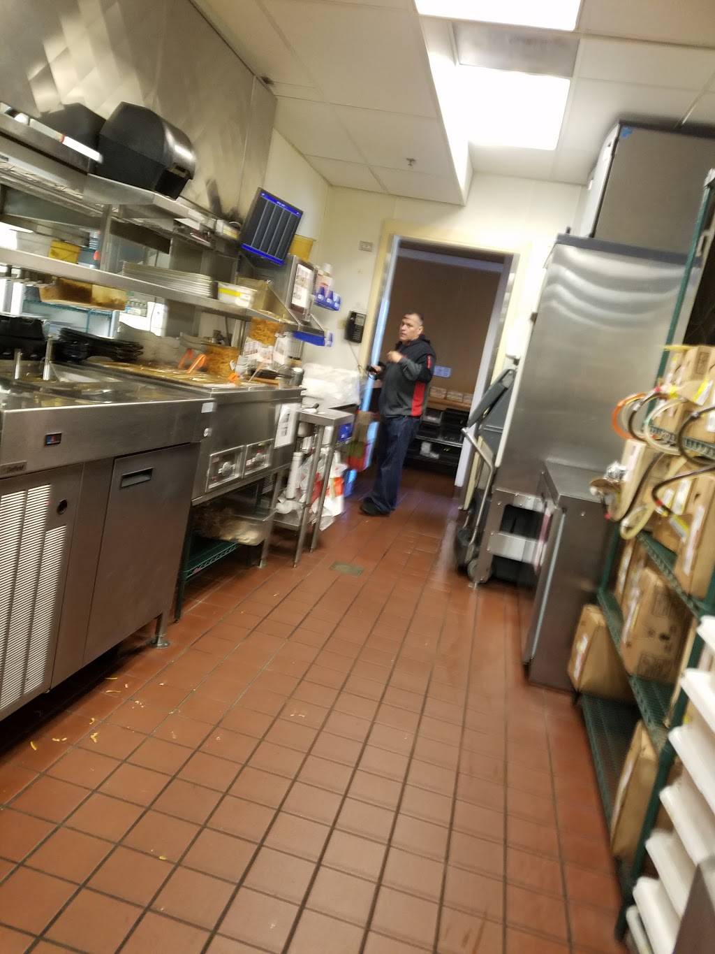 Chilis Grill & Bar | meal takeaway | 2262 Daniels St, Manteca, CA 95337, USA | 2098245200 OR +1 209-824-5200