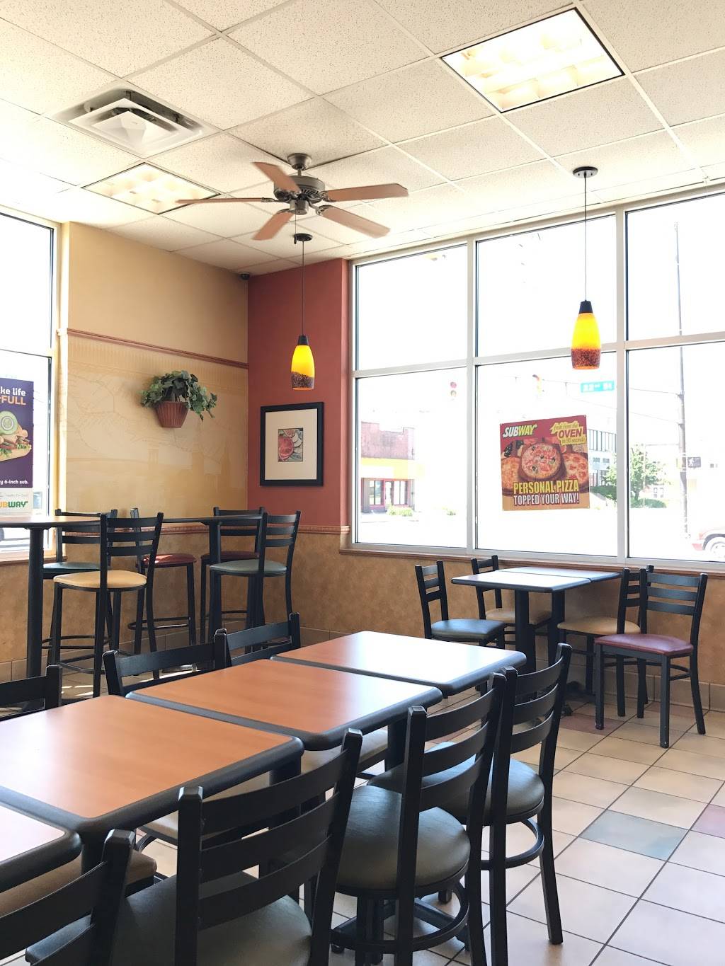 Subway | restaurant | 2181 N Meridian St, Indianapolis, IN 46202, USA | 3176027057 OR +1 317-602-7057