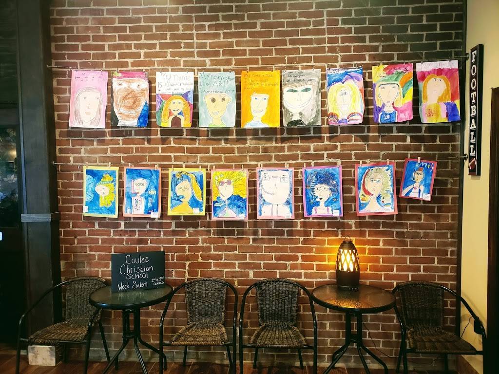 Schindoggies The Cardinals Nest | restaurant | 1710 Commercial St, Bangor, WI 54614, USA | 6087801871 OR +1 608-780-1871