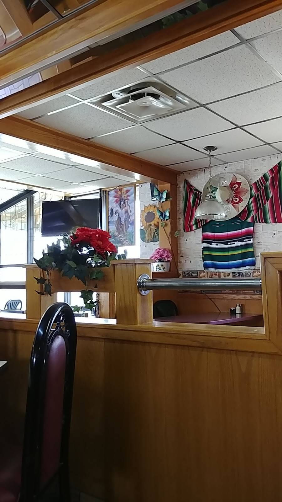 Los Dos Potrillos | restaurant | 401 TX-31, Chandler, TX 75758, USA | 9038496000 OR +1 903-849-6000