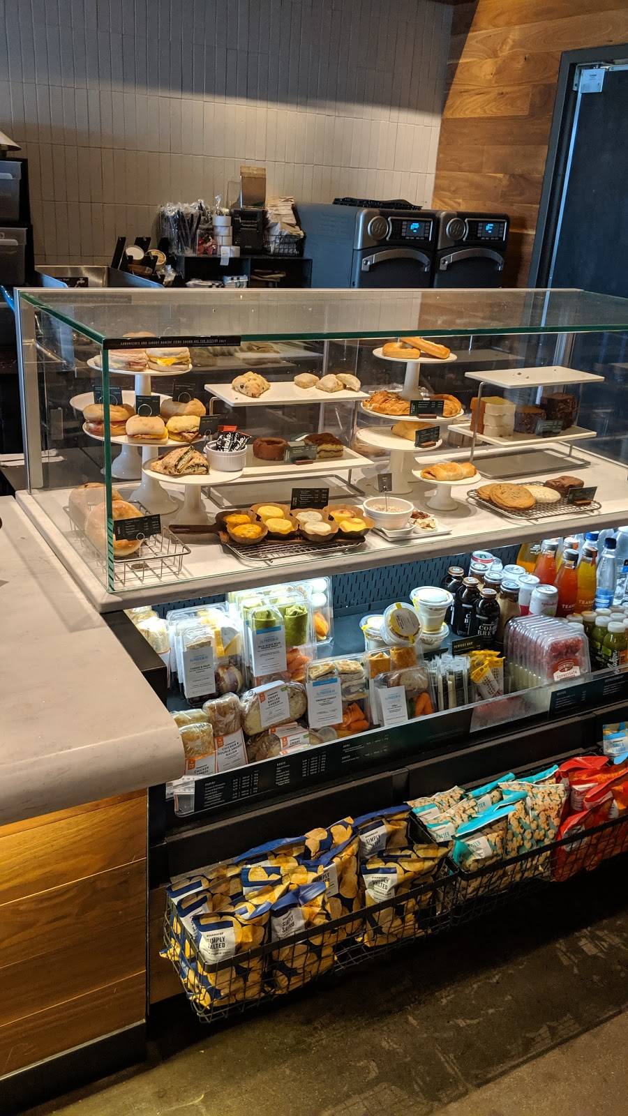 Starbucks | cafe | 1004E Bunker Hill Rd, Middletown, DE 19709, USA | 3026853729 OR +1 302-685-3729